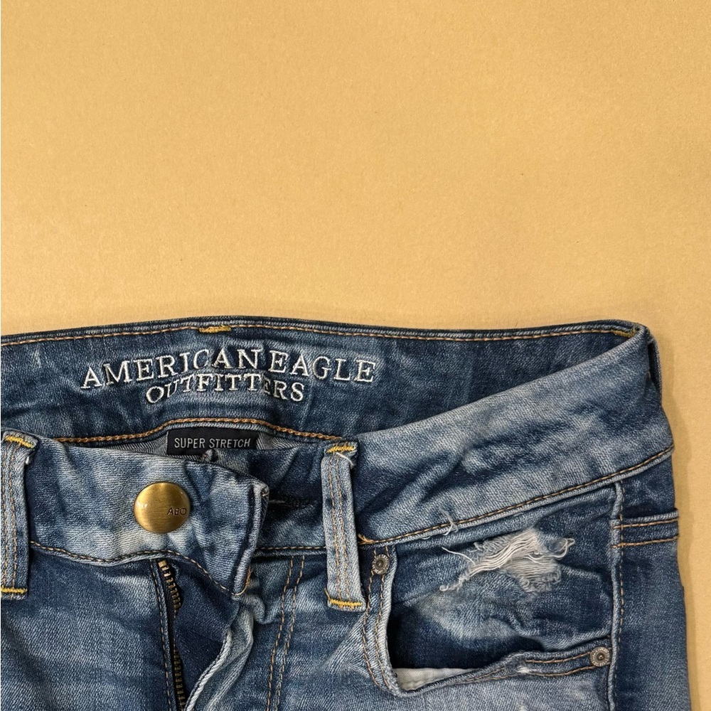 American Eagle Outfitters Distressed Blue Jeans